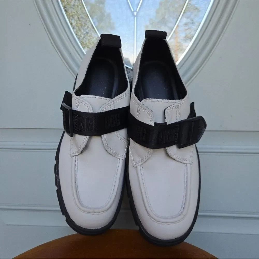 NWOT UGG Ashton Shoe White Black Leather Platform 10